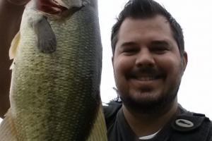 Angler Iowa bass