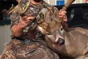 Braggin' Board Photo: Big Buck with a bow