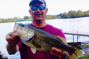 Braggin' Board Photo: 6 lbs Bass on Barbee Lake