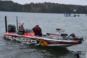 Braggin' Board Photo: FLW Lewis Smith Lake: Pro Stacey King Rolls the Nitro Through Check In