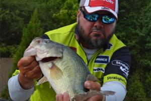 Braggin' Board Photo: Hackney Holds on: Wins 2014 Pickwick FLW