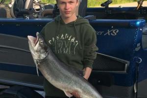 Braggin' Board Photo: 17 lb Lake Trout