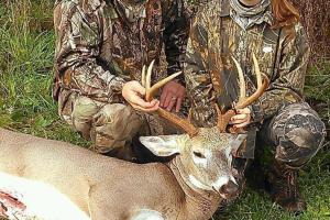 Braggin' Board Photo: Glenn's Daughters Buck.