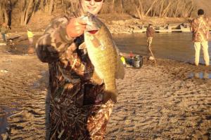 Braggin' Board Photo: 3.8 lbs Small caught on the Des Moines River